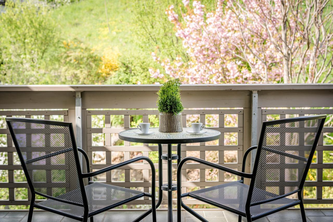 Double Room with Balcony and Garden View,925559314:JPEG